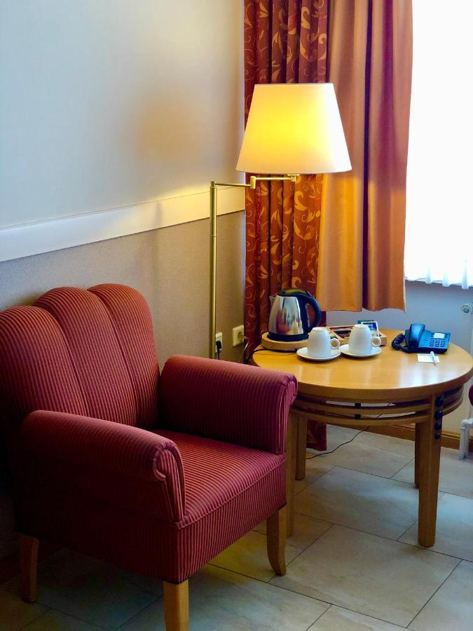 Altes Gasthaus Kuhr - Hotel & Restaurant Papenburg Eksteriør billede